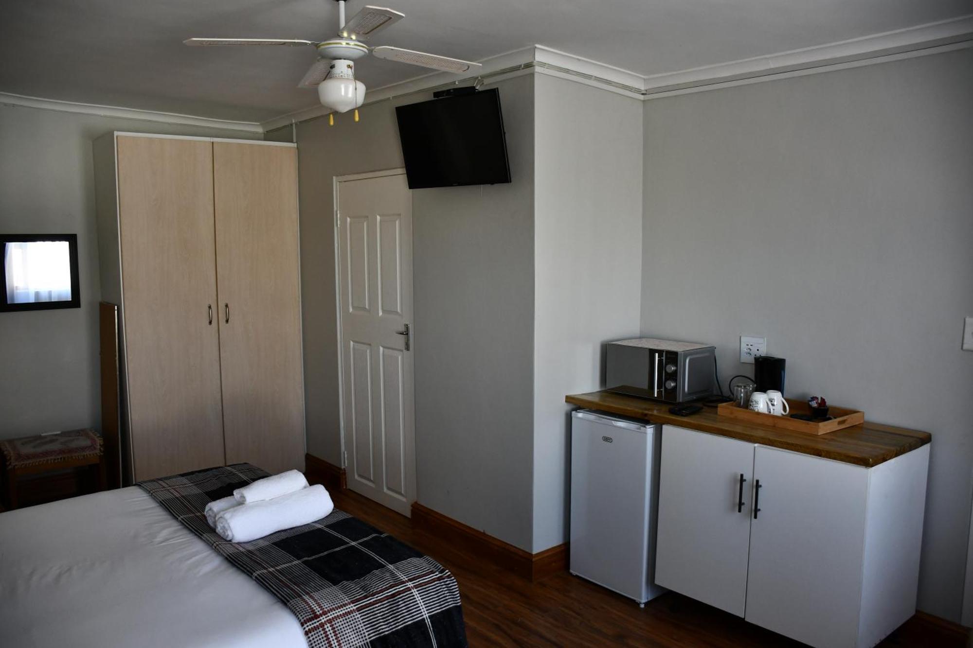 Friendz Guesthouse Knysna Kamer foto