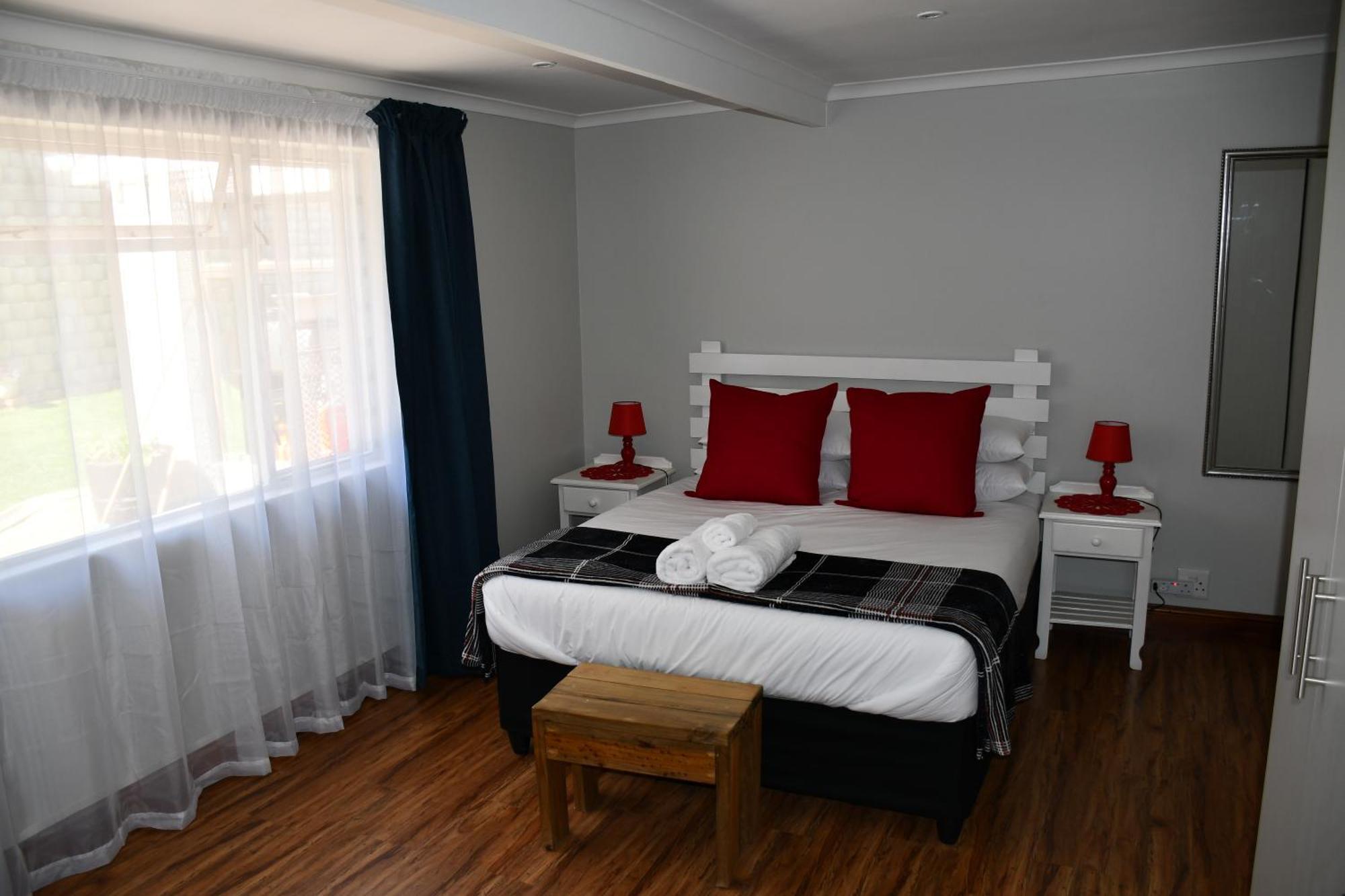 Friendz Guesthouse Knysna Kamer foto