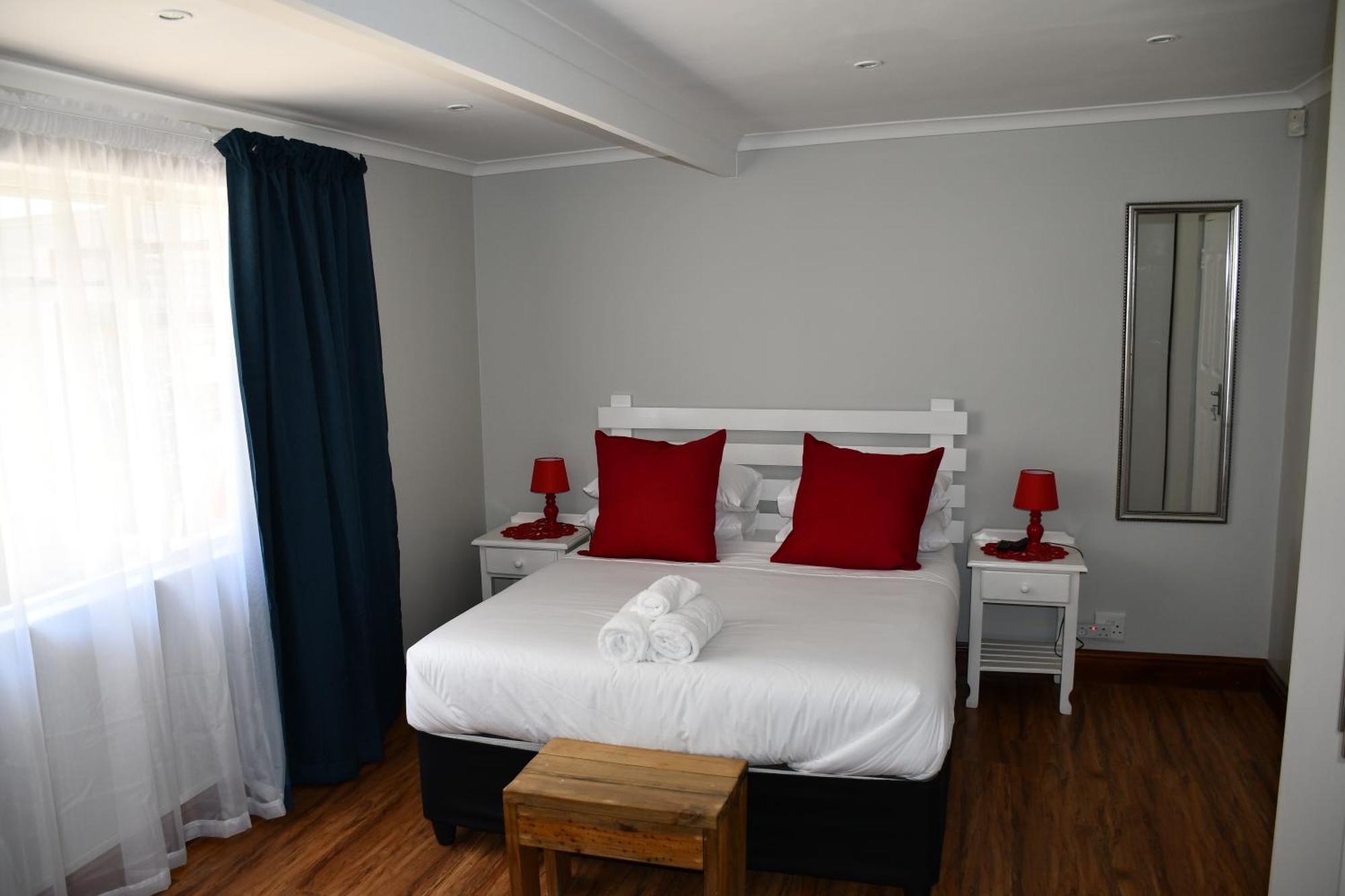 Friendz Guesthouse Knysna Kamer foto